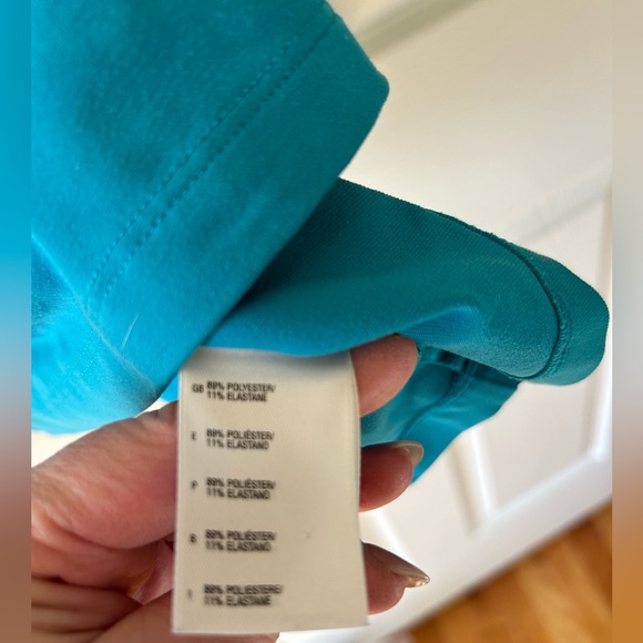 North face ladies sleeveless vapor wick top. Med - Picture 4 of 7